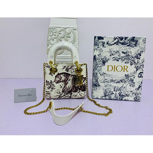 WOMEN'S VIP STYLED HAND BAG - deluxe.com.ng