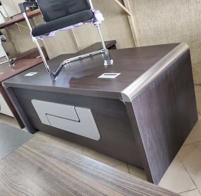 1.8 METER COFFEE BROWN OFFICE TABLE  (DOFU)