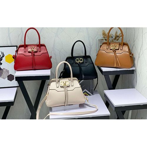 ELEGANT WOMEN'S HAND BAG WITH SHOULDER LOCK - Deluxe.com.ng 