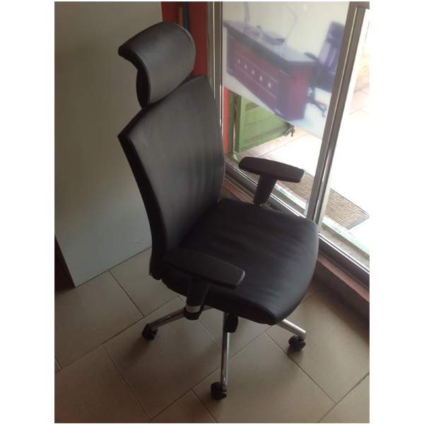 Executive Swivel Chair ZINI Model - deluxe.com.ng