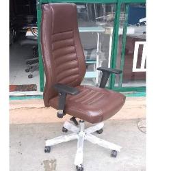 QUALITY DESIGNED COFFEE BROWN EXECUTIVE OFFICE CHAIR - AVAILABLE (UGIN) - deluxe.com.ng