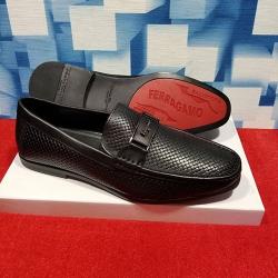 SALVATORE FERRAGAMO LUXURY CASUAL MEN'S LOAFERS|BLACK(AVAILABLE IN ALL SIZES) 240 HI